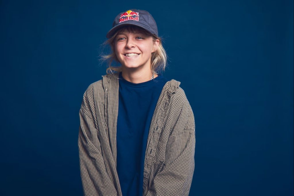Белла Бэкон (Bella Bacon) - Известная своим уникальным стилем и креативностью, стала одной из самых ярких и талантливых фрискиеров Америки.